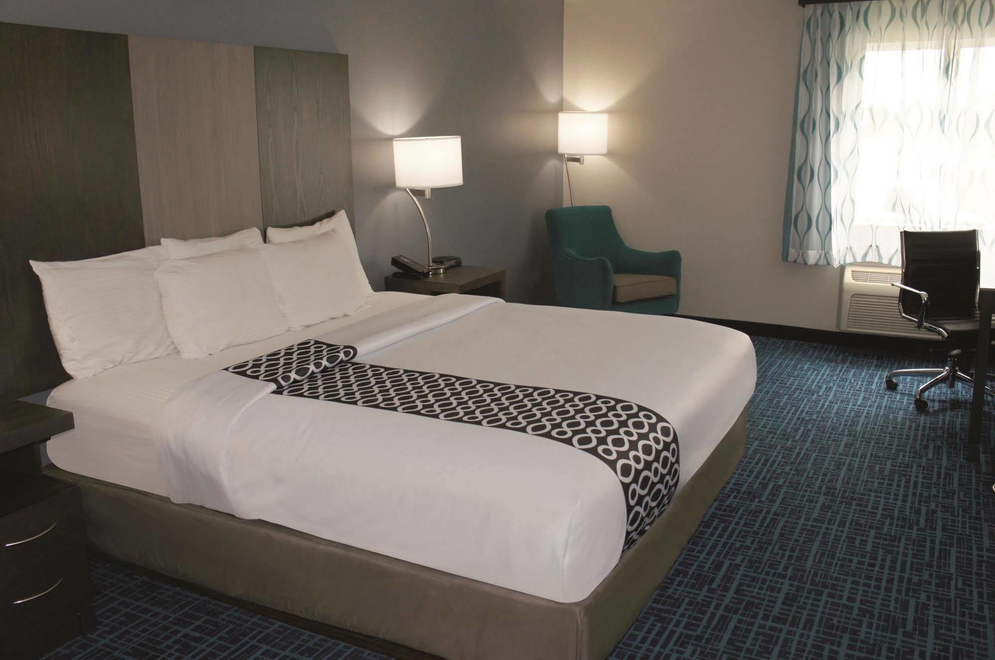 La Quinta Inn & Suites By Wyndham Peru Starved Rock St Park Dış mekan fotoğraf